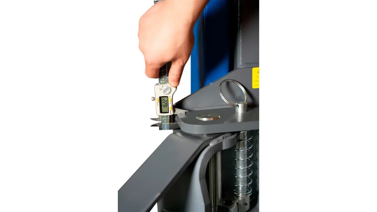 Подъёмники двухстоечные N4120H1-4B_3+2_220