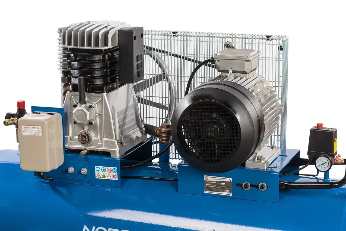 Компрессоры поршневые NCE300/1050